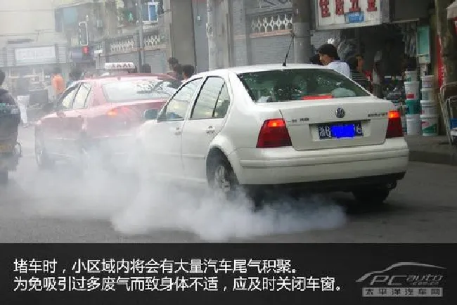 堵车不“堵心” 堵车路段驾驶注意事项