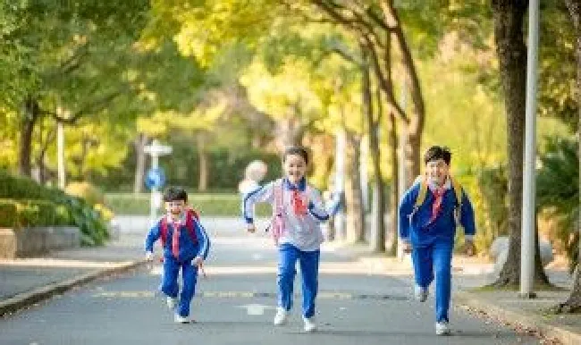 小天才电话手表多长时间能充满电 小天才电话手表多长时间能充满电呢