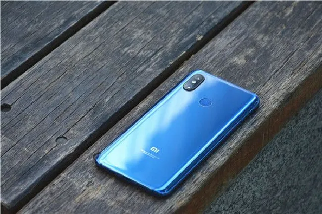 小米8和坚果r1哪个好