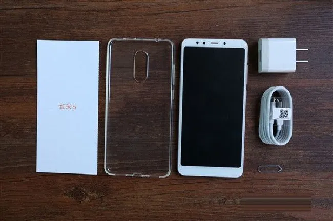红米5plus可以插内存卡吗
