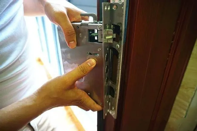 青松沃德指纹锁智能锁拆锁教程