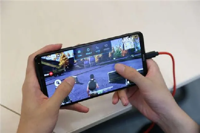 荣耀note10玩游戏卡吗
