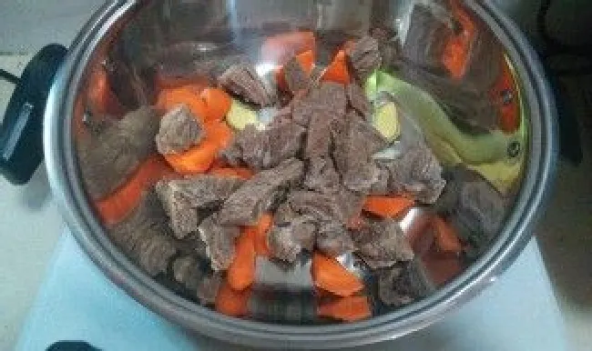 白水煮牛肉的正确方法 正确方法如下