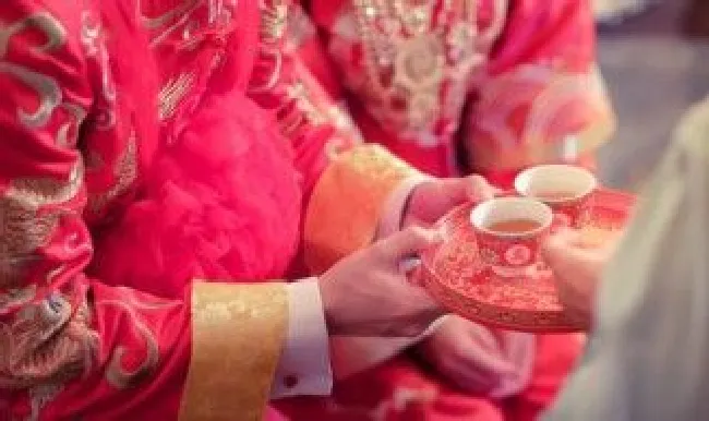 订婚女方需要回礼吗（订婚女方需要准备什么东西给男方）