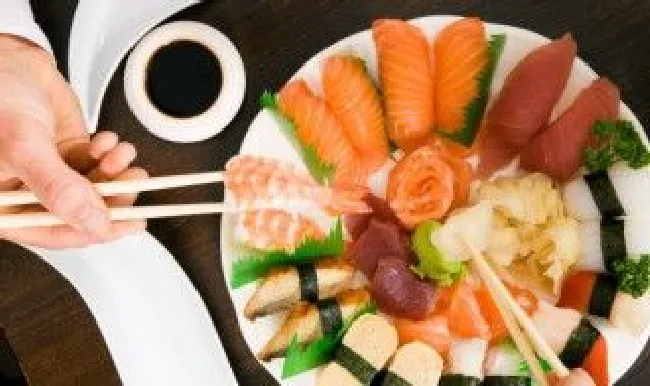 吃日料要注意什么才能不尴尬 吃日料的时候应该注意什么