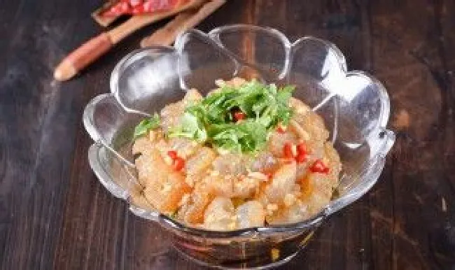 海蜇要清水泡多久才能吃（海蜇的做法与清洗）