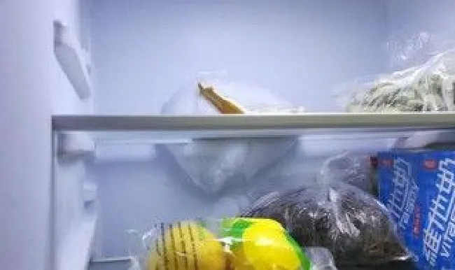 保鲜柜起冰怎么办 保鲜柜里有冰是怎么回事