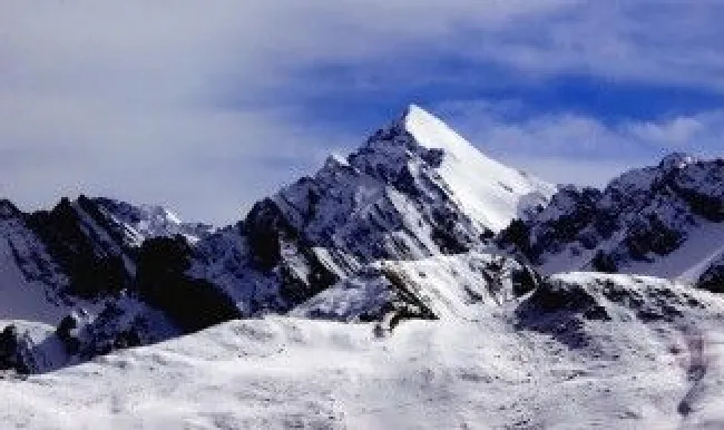 岷山千里雪岷山在哪里（岷山千里雪是什么意思）