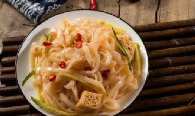 一碗凉皮等于几碗米饭（吃凉皮能减肥吗）