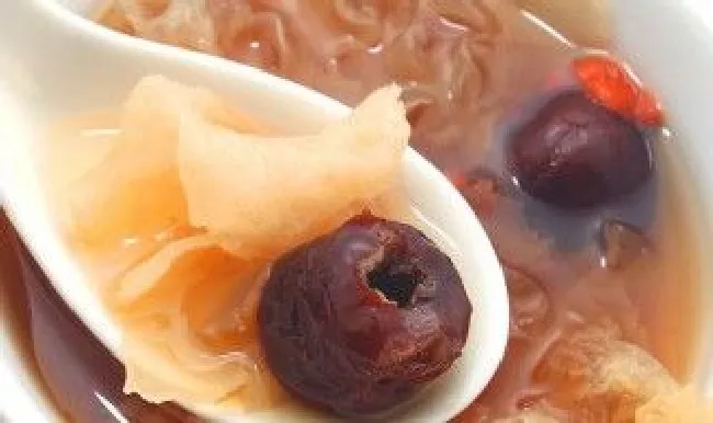 银耳汤粘稠怎么做呢 银耳汤粘稠怎么做呢好吃