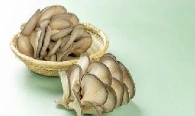 鲜香菇用水焯几分钟能熟（鲜香菇焯水几分钟最好）