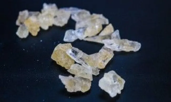 冰糖可以放微波炉吗（不用微波炉怎样碎冰糖）