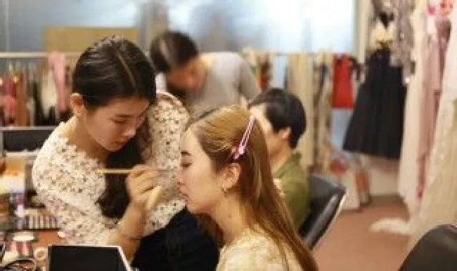 零基础学化妆怎么入手 零基础学化妆怎样选择比较好