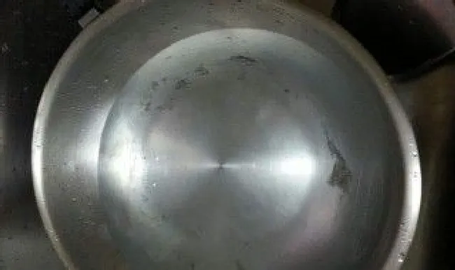 锅黑黑的怎么洗 锅黑黑的怎么洗才能洗白