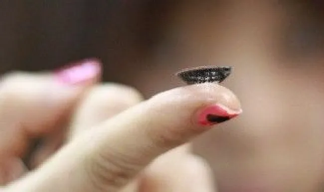 美瞳能用水泡吗（护理液忘带了,美瞳可以用水泡吗）