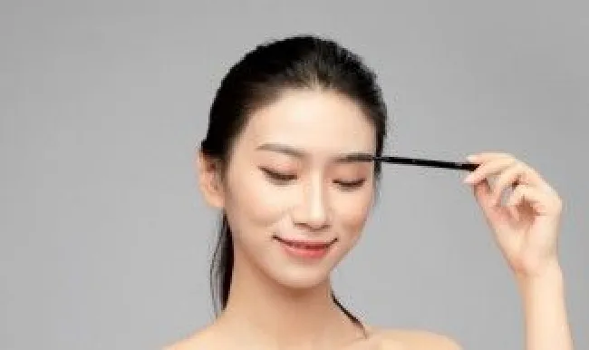 长脸适合什么眉形（长脸适合什么眉形女图片）