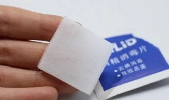 酒精可以擦眼睛吗（酒精可以擦眼镜片吗）
