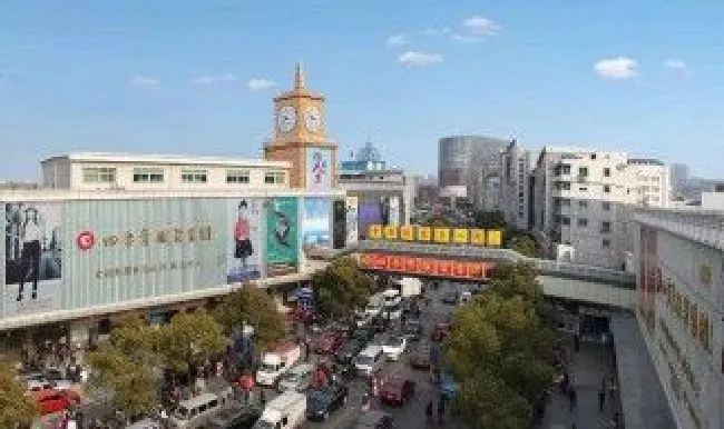四季青服装批发市场在杭州哪个区（四季青服装批发市场在杭州哪个区域）