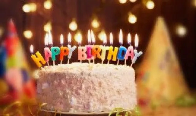 生日蛋糕蜡烛颜色代表什么 生日蛋糕蜡烛颜色代表什么年龄