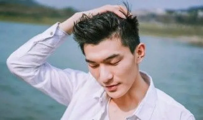 男士干发胶喷雾方法 男士发型干胶喷雾哪个好