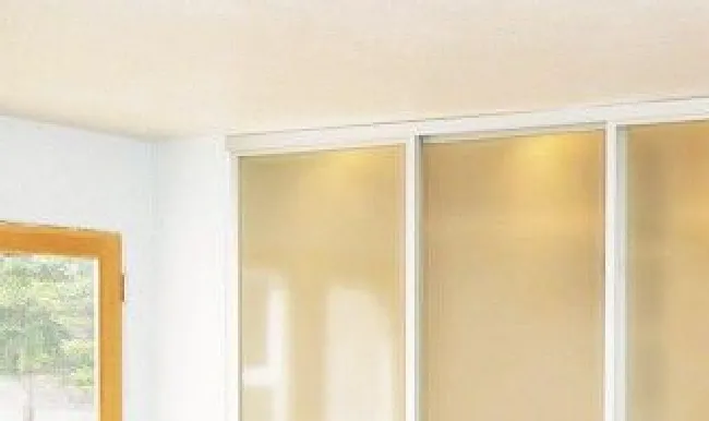 磨砂玻璃上的油渍怎么去除（磨砂玻璃有油渍咋去除）