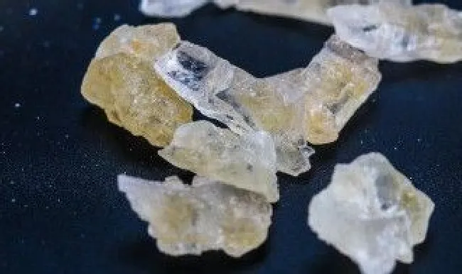白冰糖和黄冰糖的区别（冰糖黄的好还是白的好）