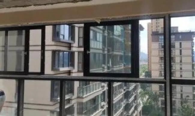 封阳台是什么意思（卷帘门封阳台是什么意思）