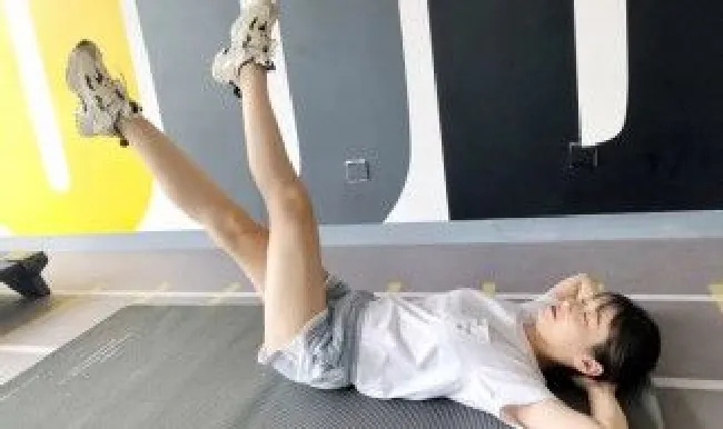 剪刀腿怎么做（剪刀腿怎么做算一次）