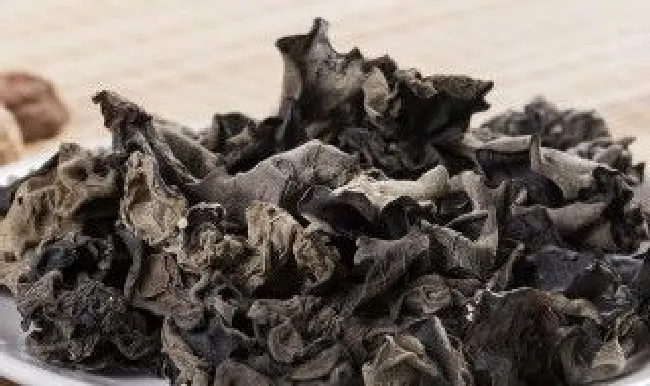 木耳的选法泡法做法（木耳是怎么泡）