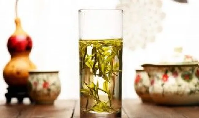 玻璃杯放冰箱可以吗（玻璃杯可以放冰箱保鲜）