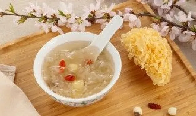 银耳汤不出胶怎么办（银耳煮了2个小时为啥不粘稠）