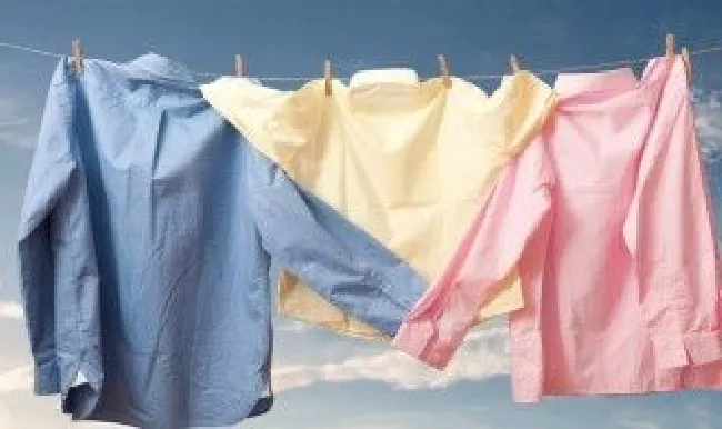 衣服上弄上胶怎么去除（衣服上弄上胶怎么弄掉）