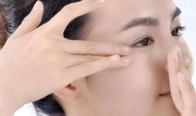 眼精华和眼霜区别 正确的护肤顺序七步