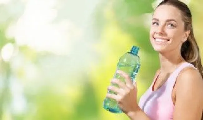 矿泉水可以放微波炉加热喝吗 矿泉水能用微波炉加热吗