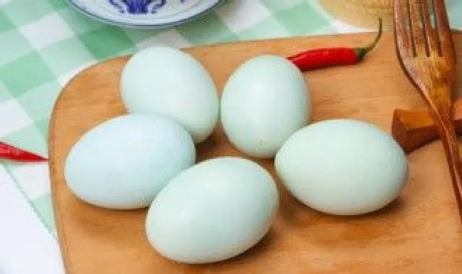 生鸭蛋的保存方法 咸鸭蛋怎么保存