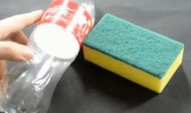 如何妙用塑料瓶控干百洁布