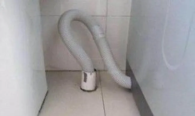 洗衣机排水管怎么清洗（洗衣机放水直接排水怎么回事）