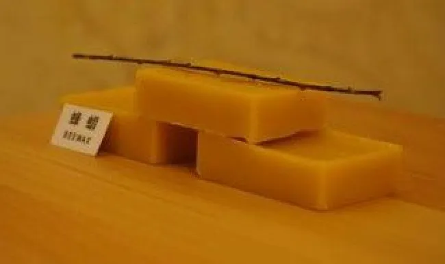 蜂蜡是晶体吗（蜂蜡是晶体吗为什么）