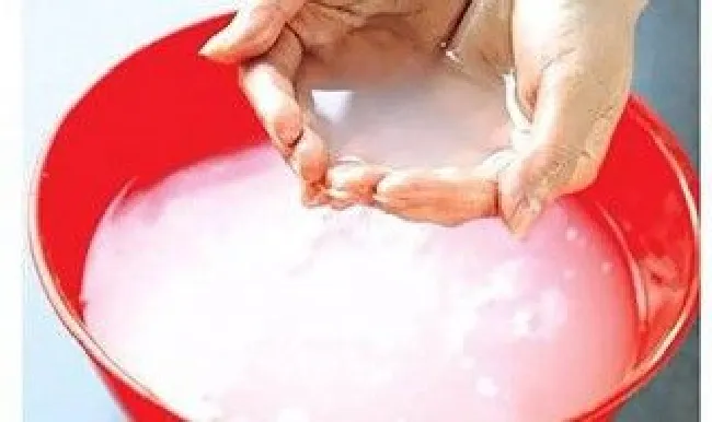 用淘米水美白的正确方法 淘米水能美白皮肤吗