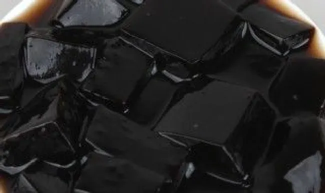 黑凉粉是什么原料做的（黑凉粉吃多了对身体有害吗）