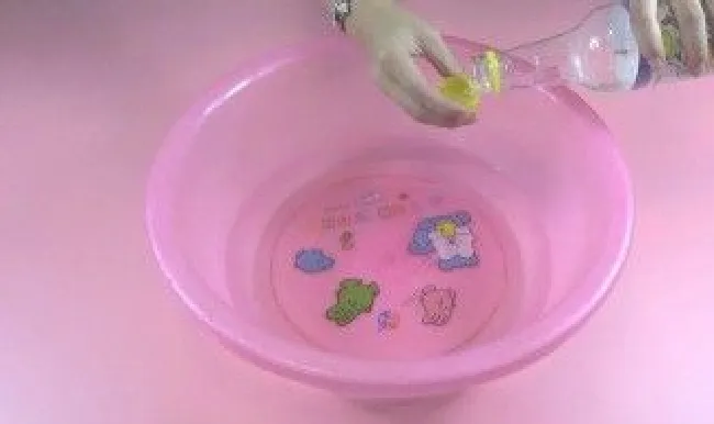 用白醋蒸脸的正确方法（用白醋蒸脸的正确方法视频）