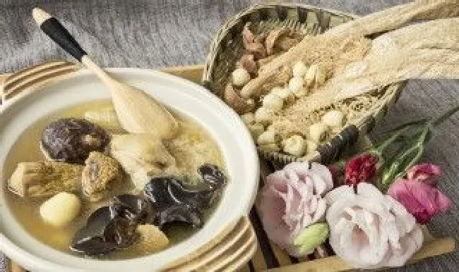 滋补养生鸡汤（滋补养生鸡汤图片）
