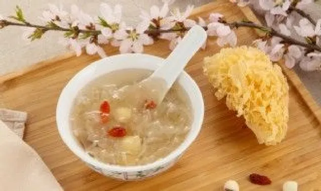 丑耳的做法（丑耳的做法和银耳有区别吗）