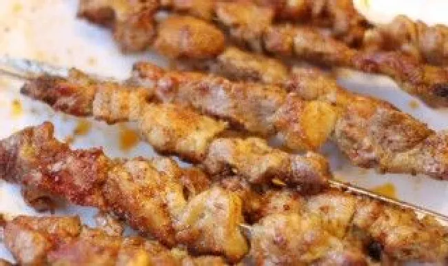 正宗羊肉串的腌制方法是什么 正宗羊肉串的腌制方法是什么调料