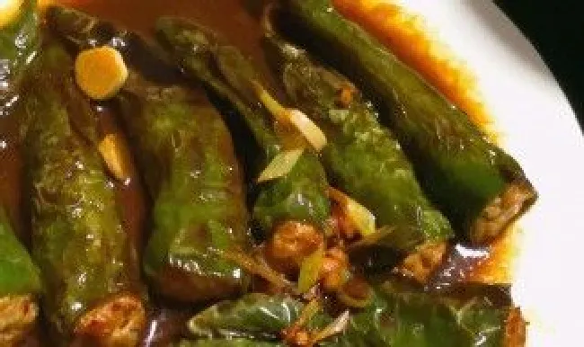 肉馅虎皮尖椒的家常做法（肉馅虎皮尖椒的家常做法视频窍门）