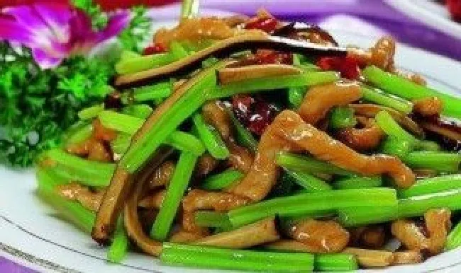 炒芹菜炒肉丝的方法 炒芹菜炒肉丝怎么做