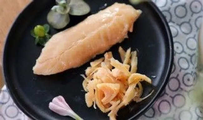 给猫煮鸡胸肉方法（给猫煮的鸡胸肉怎么做）