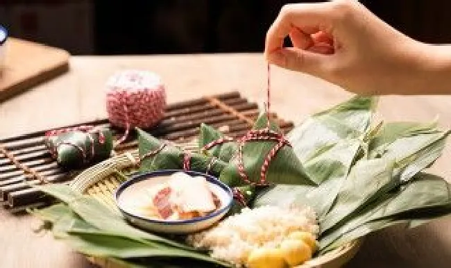 端午节吃粽子的由来是什么 端午节吃粽子的由来是什么100字