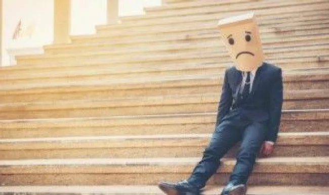 失落感伤的扣扣昵称(悲伤的qq昵称)